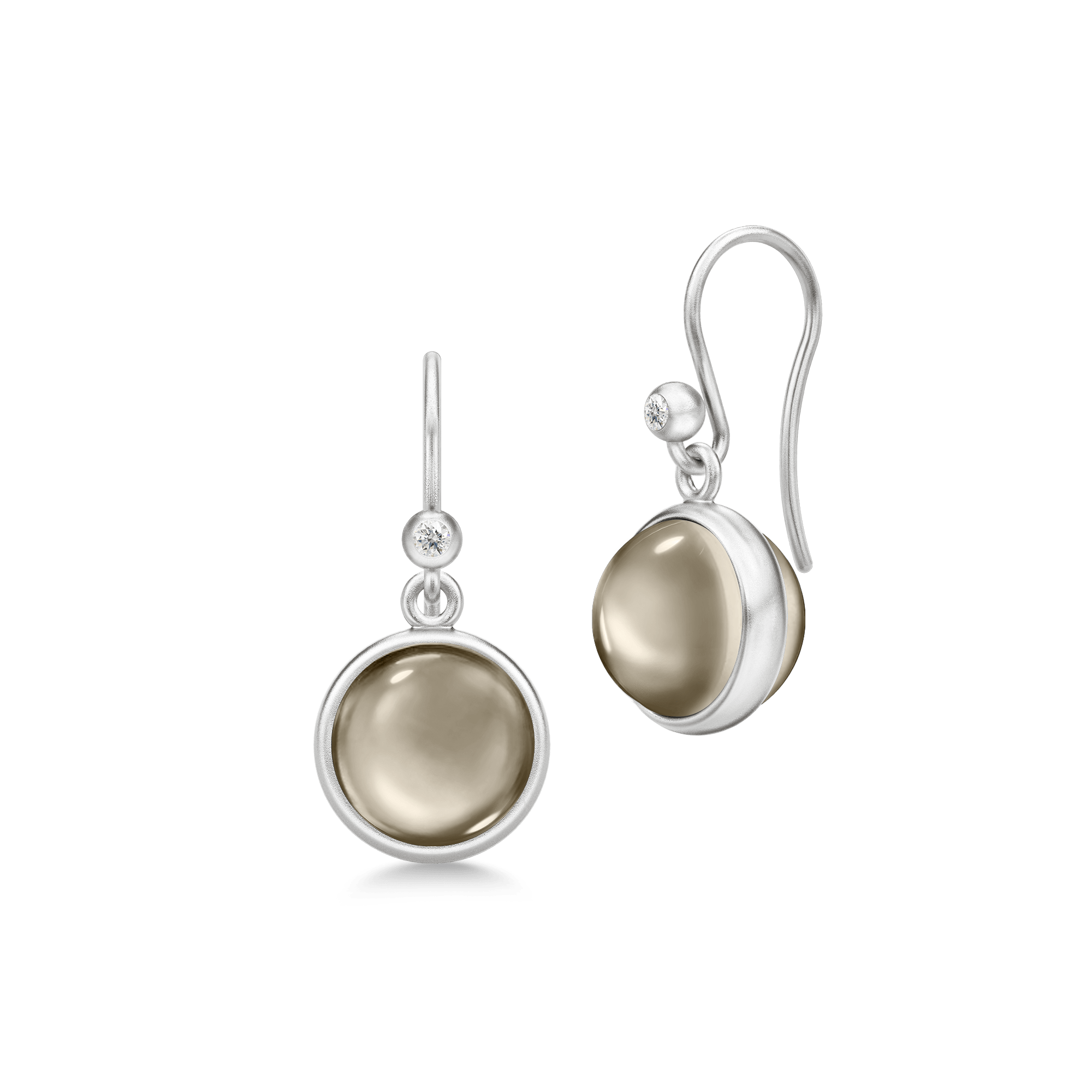 Prime Earrings i rhodineret sølv med grålig cabochon-slebet sten og zirkonia, par set fra siden