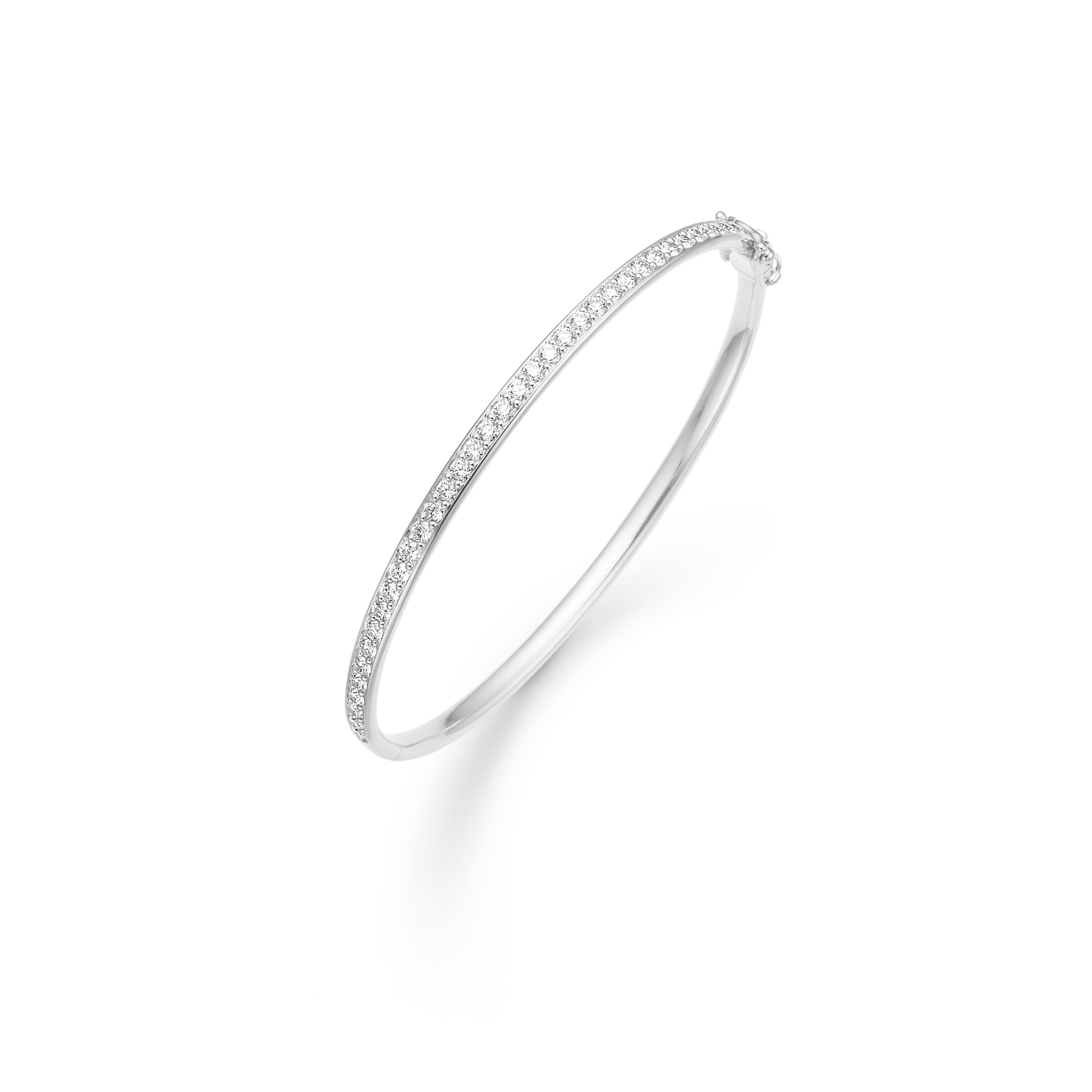 Elegance armbånd i 18K hvidguld med diamanter, set fra en vinkel