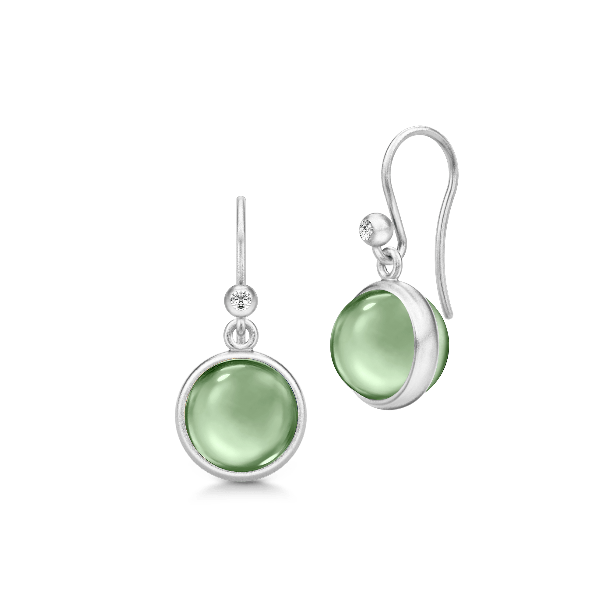 Prime Earrings i rhodineret sølv med grøn cabochon-slebet sten og zirkonia, par set forfra