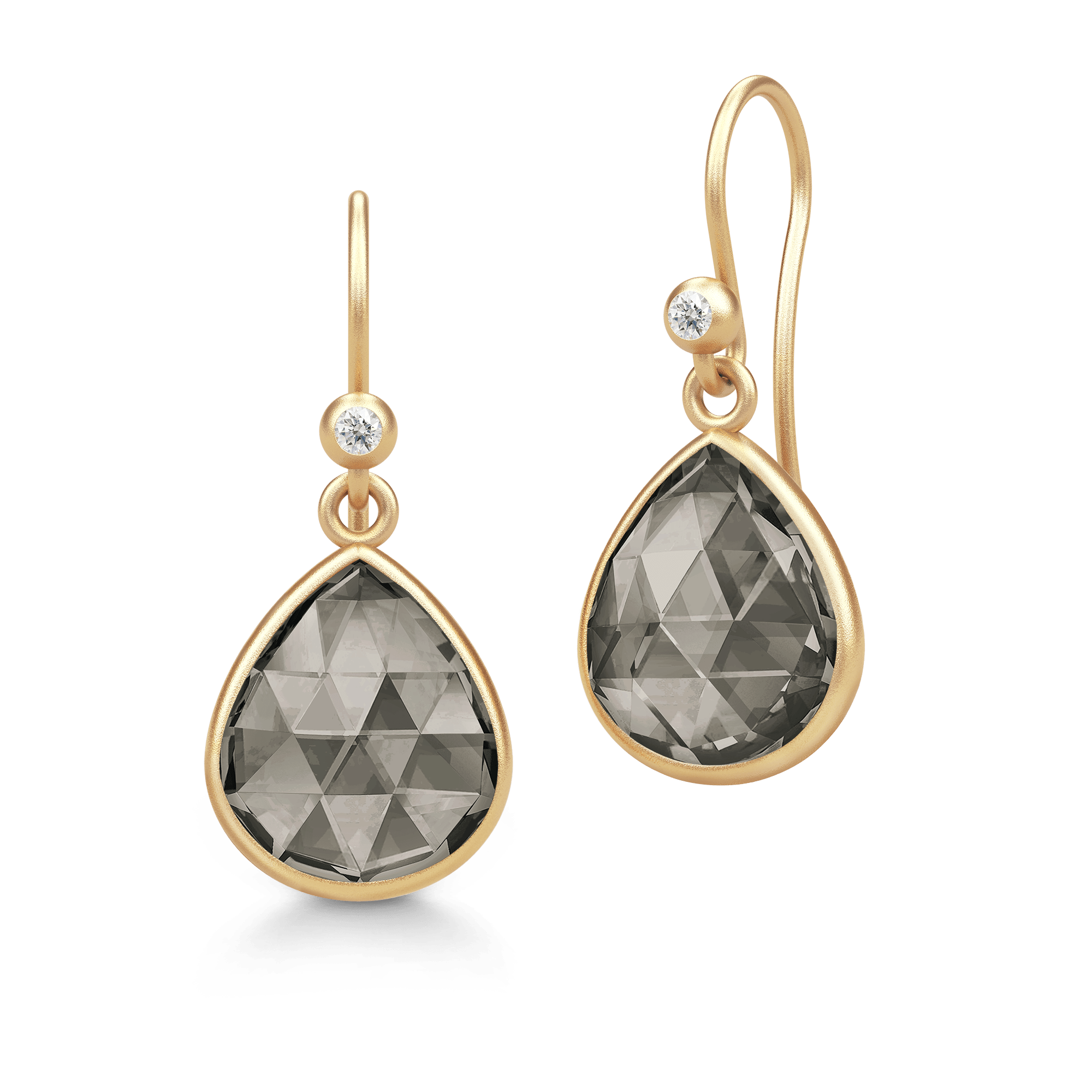 Lea Earrings i forgyldt sølv med røget grå pear-slebne krystaller og cubisk zirkonia, still-foto af parret