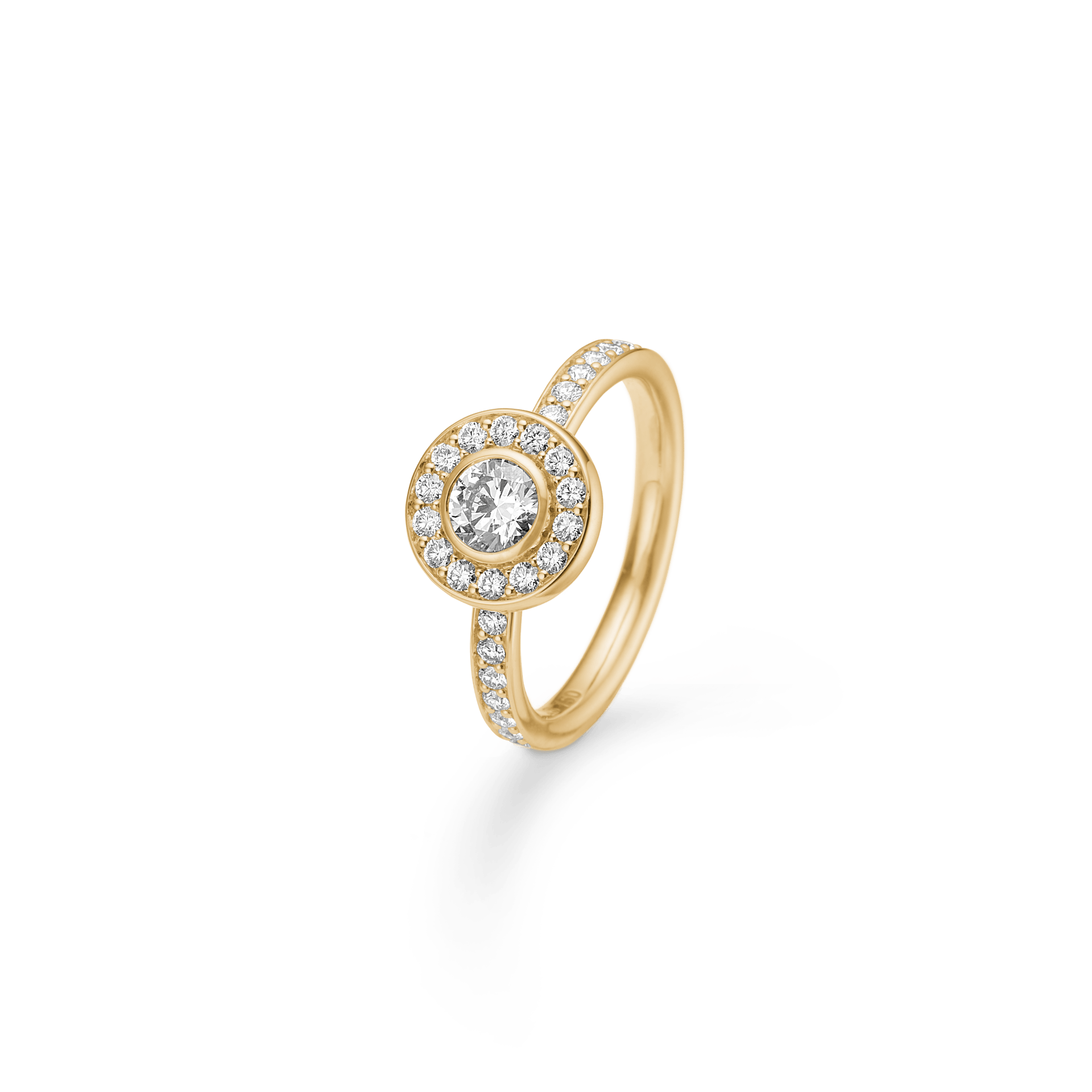 Heritage P.S. Ring i 18K guld, vist i vinklet studiofoto med diamantbesat ringskinne