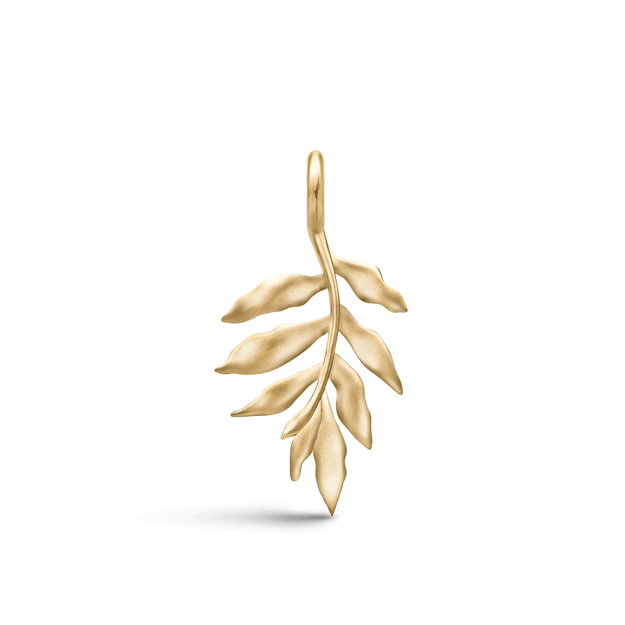 Little Tree Of Life vedhæng fra Julie Sandlau i forgyldt sølv, formet som et lille blad efter det ikoniske logo, set forfra
