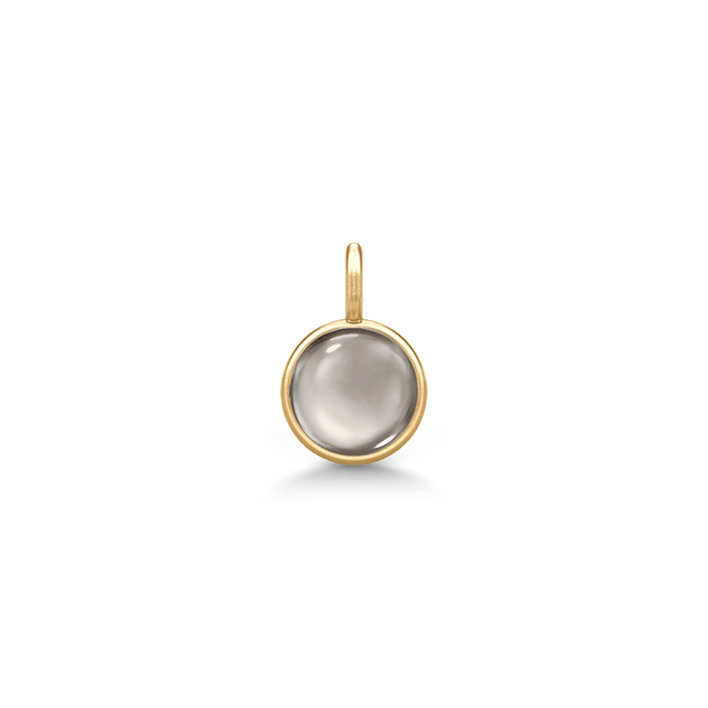 Little Prime Pendant med grå cabochon-slebet krystal i forgyldt sølv, set forfra