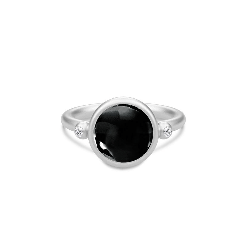 Prime ring fra Julie Sandlau i sølv med sort cabochon-krystal og kubisk zirkonia