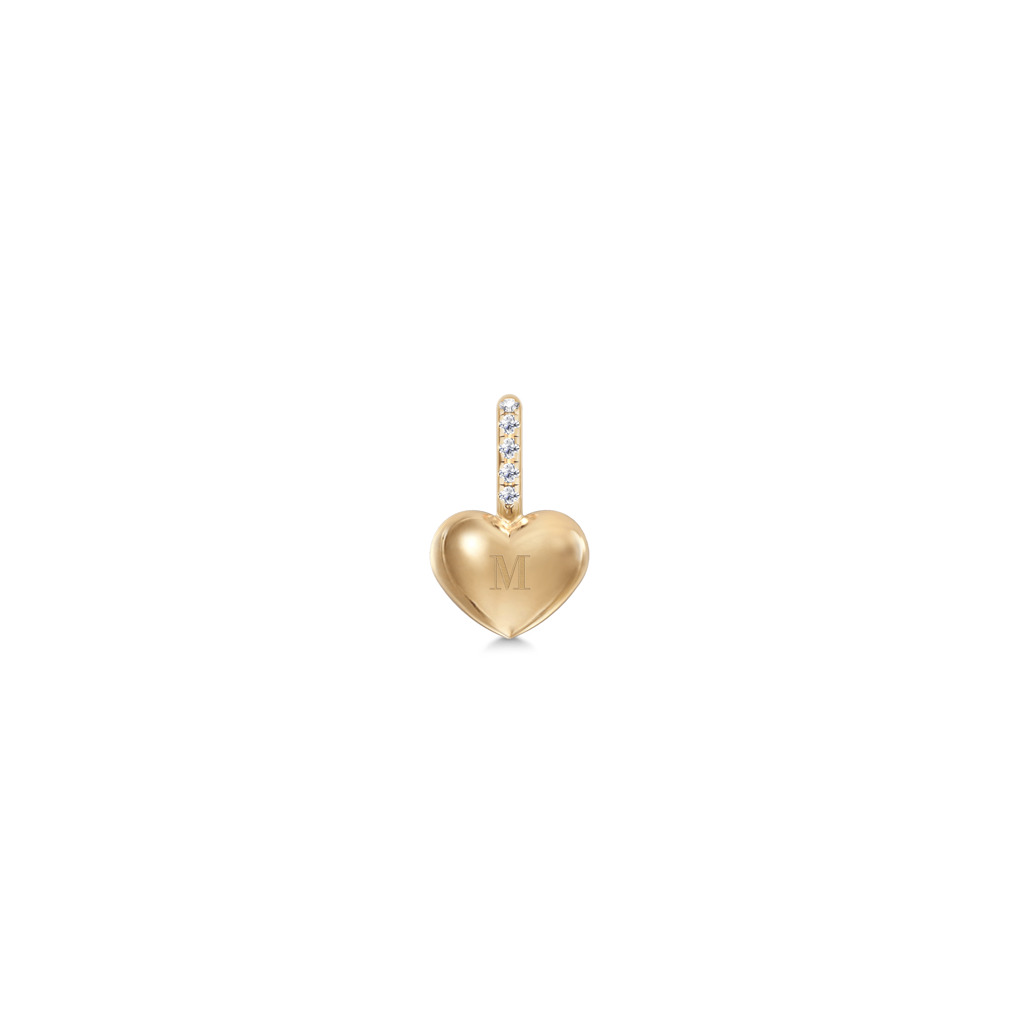 Pure Love hjertevedhæng i guld med graveret bogstav M og diamantbesat bøjle