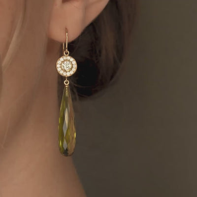Heritage øreringe i 18K guld med Olive Quartz-dråber – video