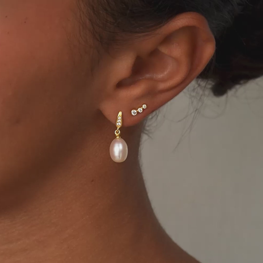 Ocean Earrings White Pearl